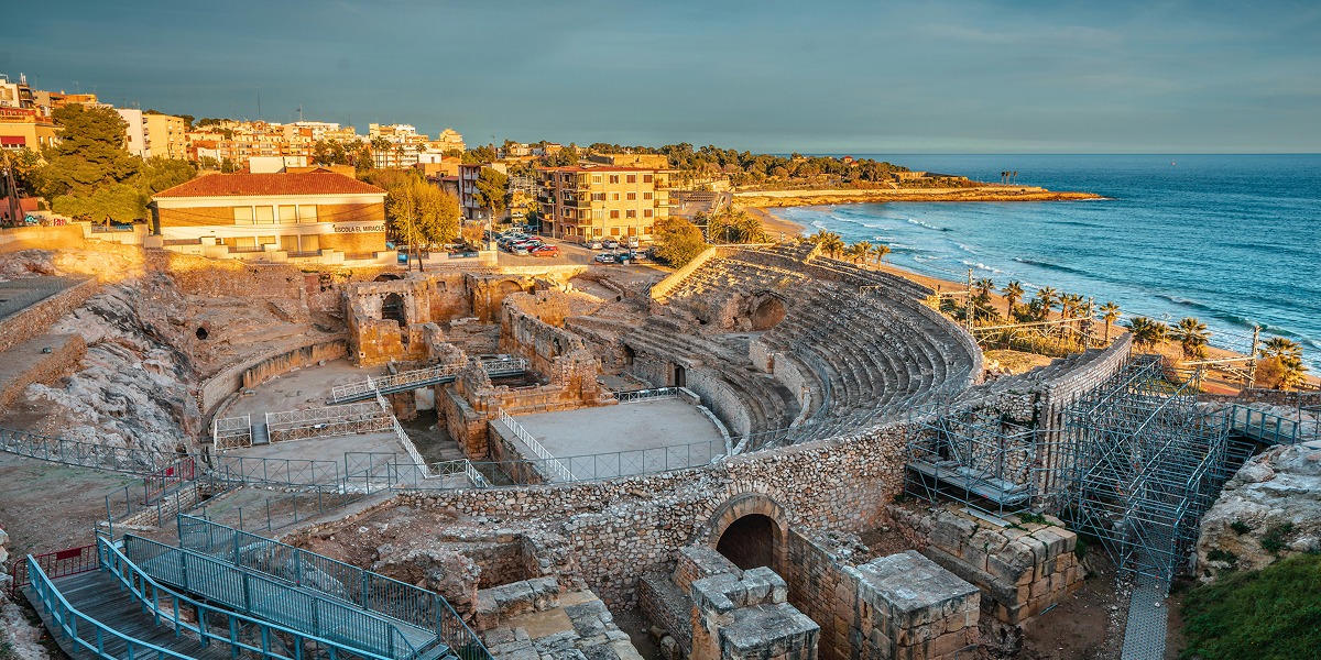 Anfiteatro Romano de Tarragona con vistas al mar Mediterráneo